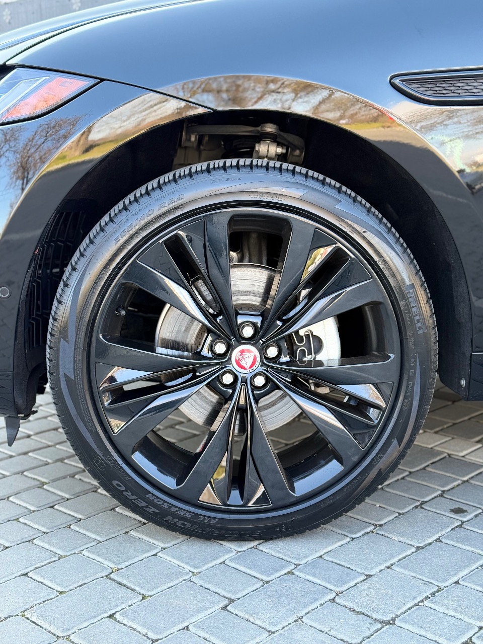 Jaguar F-Pace - фото 25