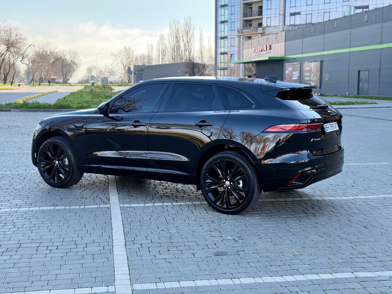 Jaguar F-Pace - фото 27