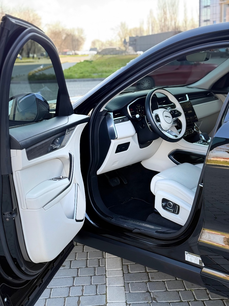 Jaguar F-Pace - фото 3