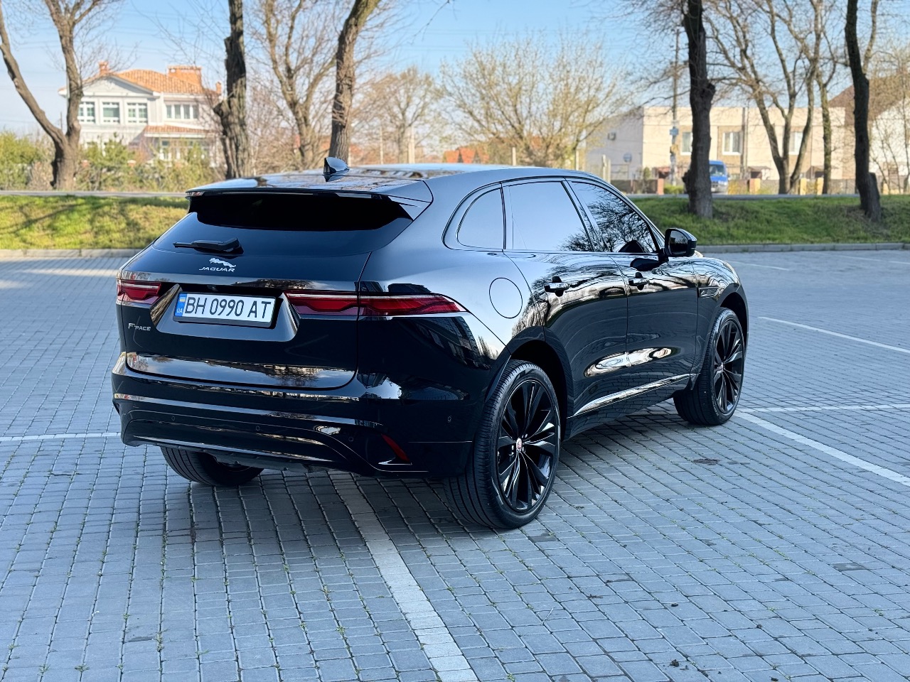 Jaguar F-Pace - фото 10