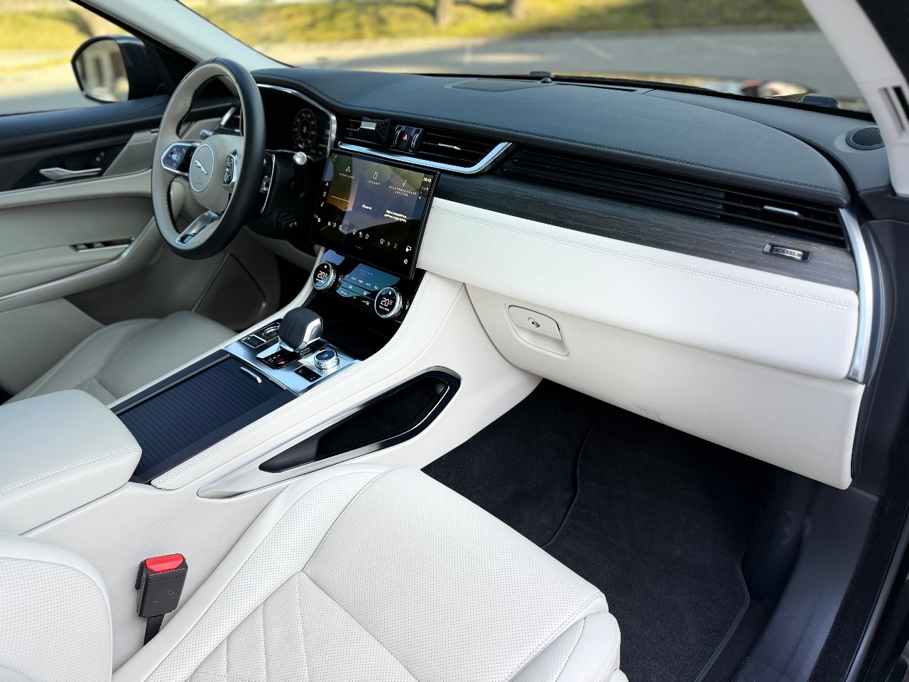 Jaguar F-Pace - фото 4