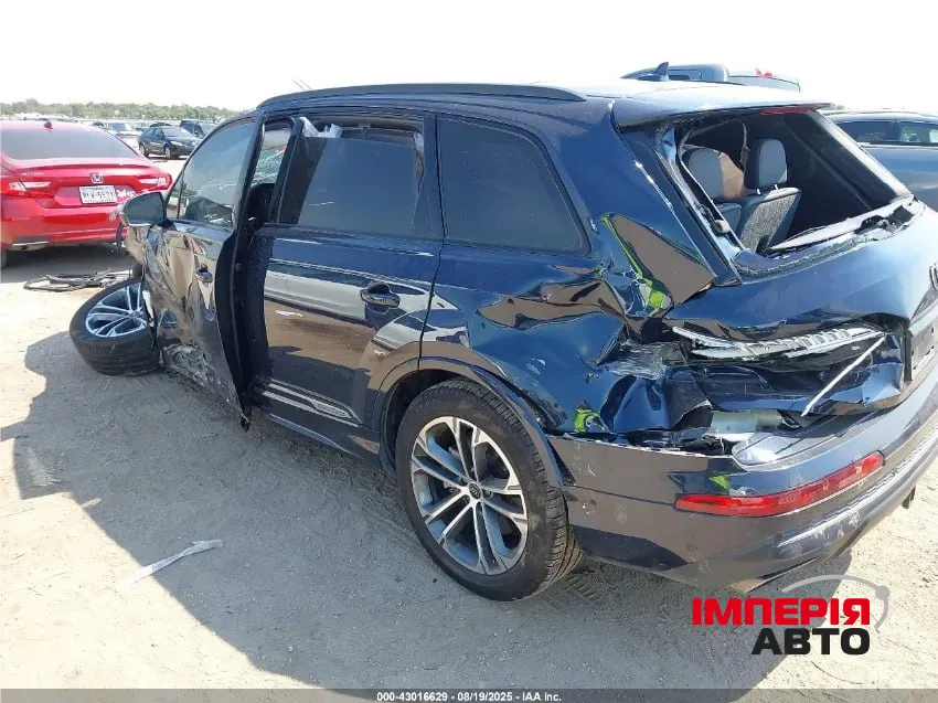 Audi Q7 - фото 3