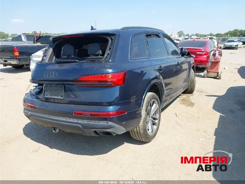 Audi Q7 - фото 5
