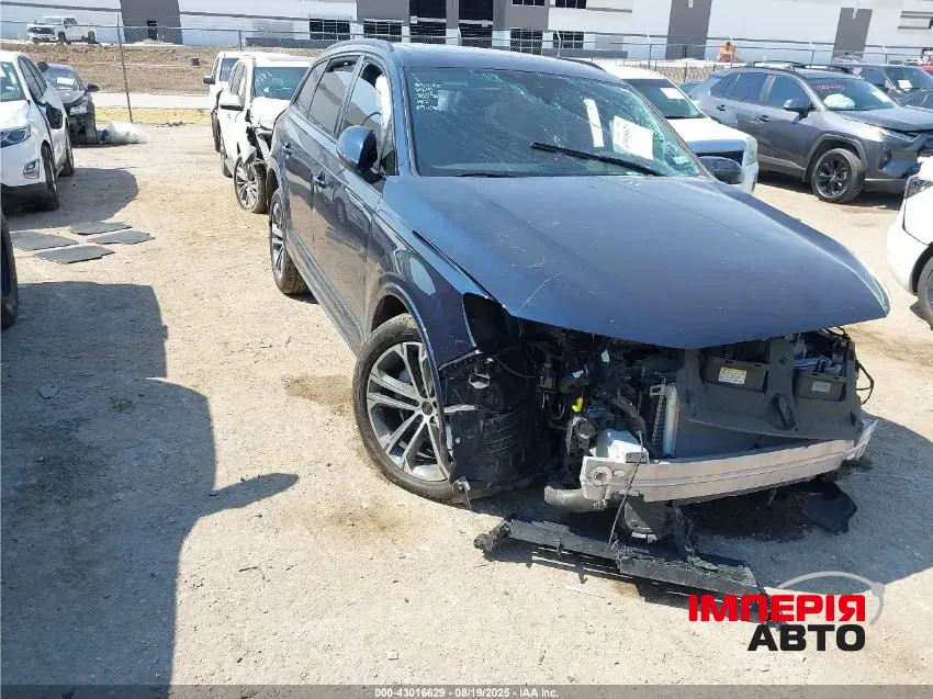 Audi Q7 - фото 1