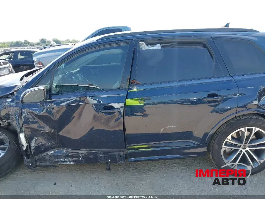 Audi Q7 - фото 11