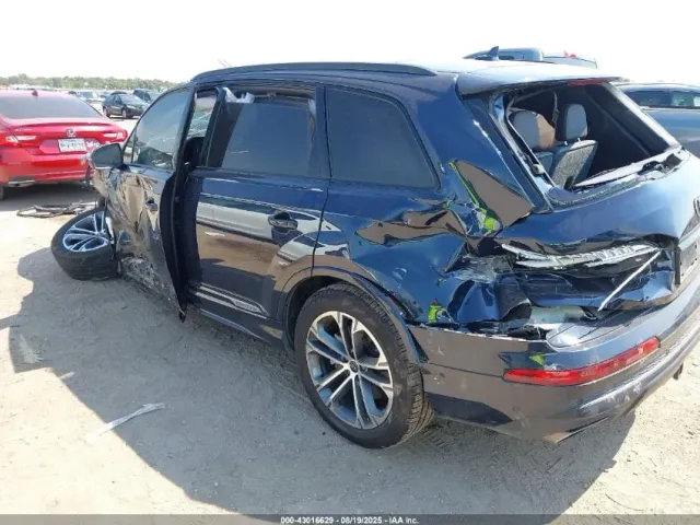 Audi Q7 - фото 3