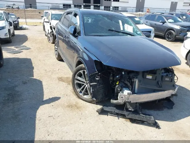 Audi Q7 - фото 1