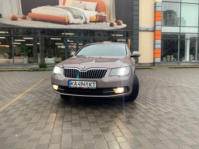 Skoda Superb - фото 1