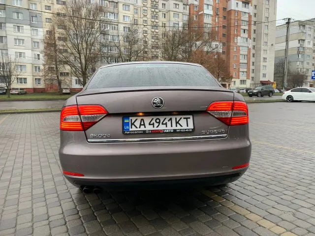 Skoda Superb - фото 4