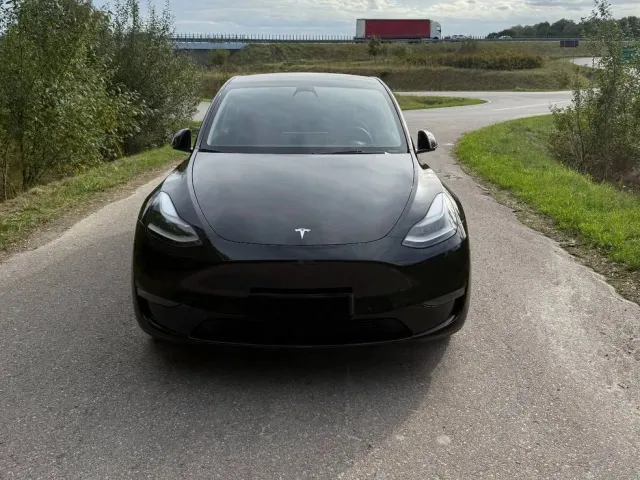 Tesla Model Y - фото 3