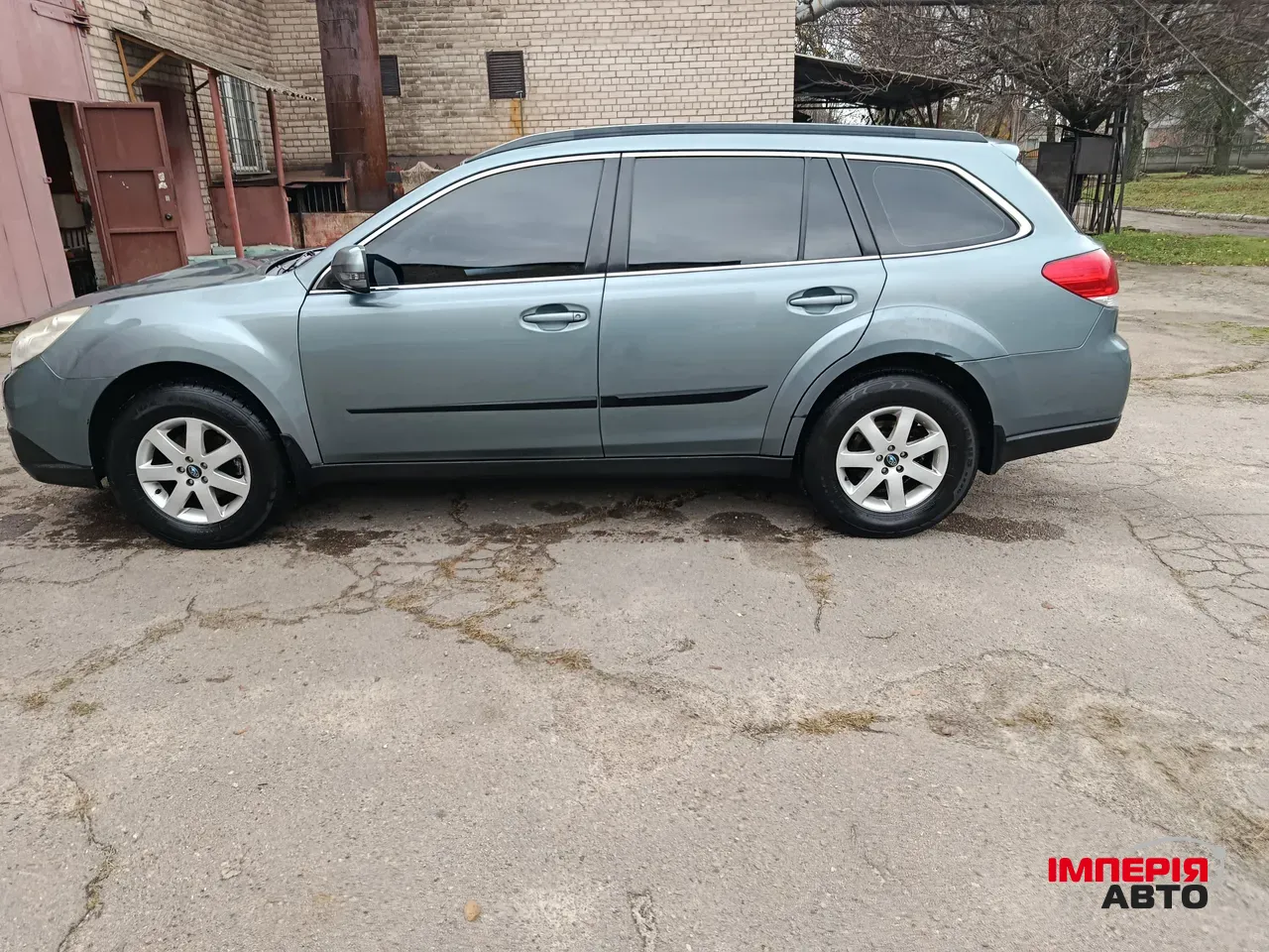 Subaru Legacy - фото 4