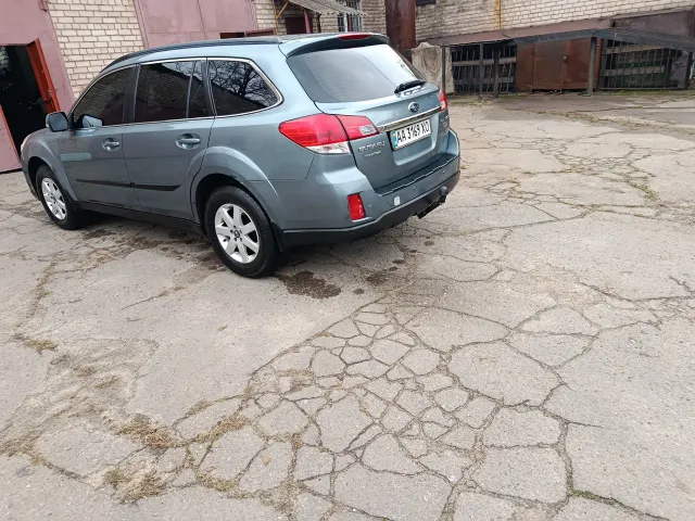 Subaru Legacy - фото 5