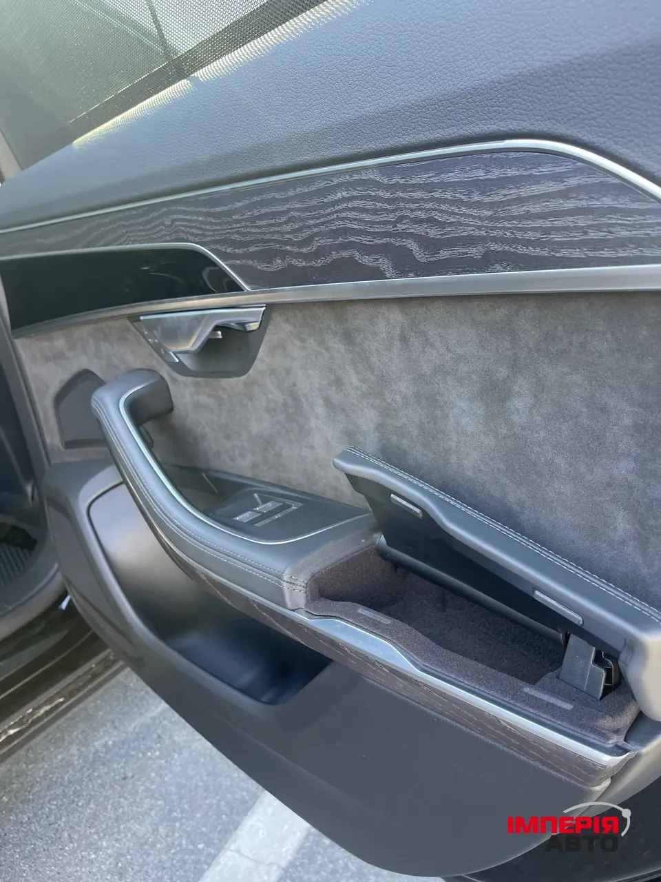 Audi A8 - фото 15