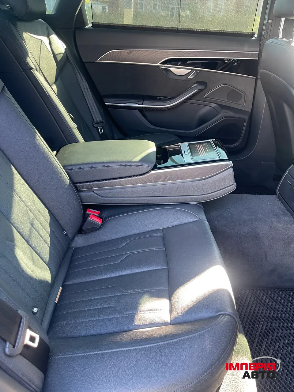 Audi A8 - фото 14