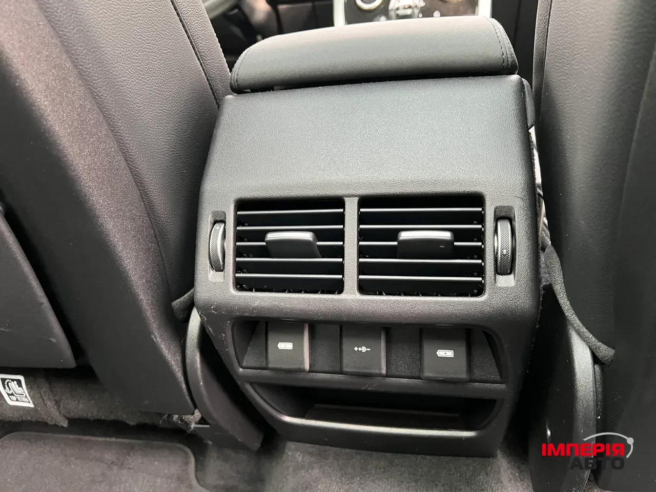 Land Rover Discovery Sport - фото 9