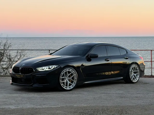 BMW M8 - фото 1