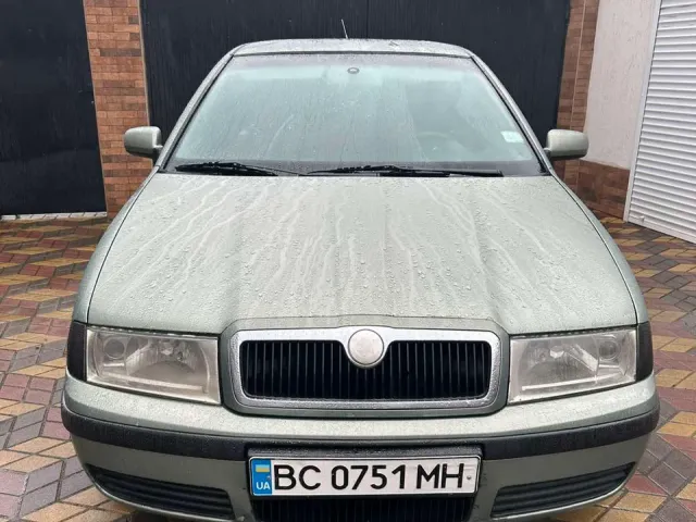Skoda Octavia - фото 1