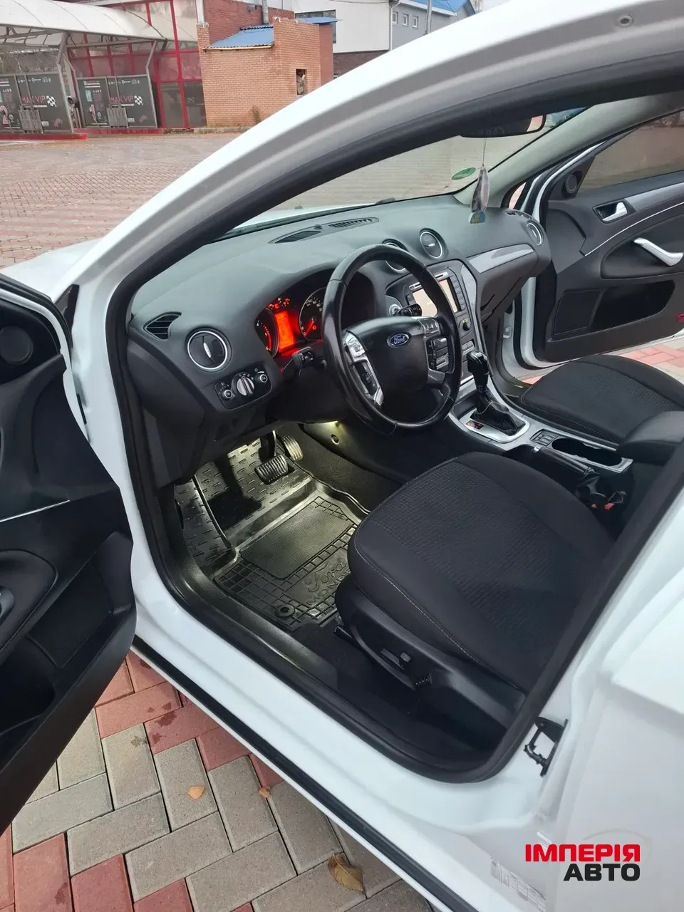 Ford Mondeo - фото 10