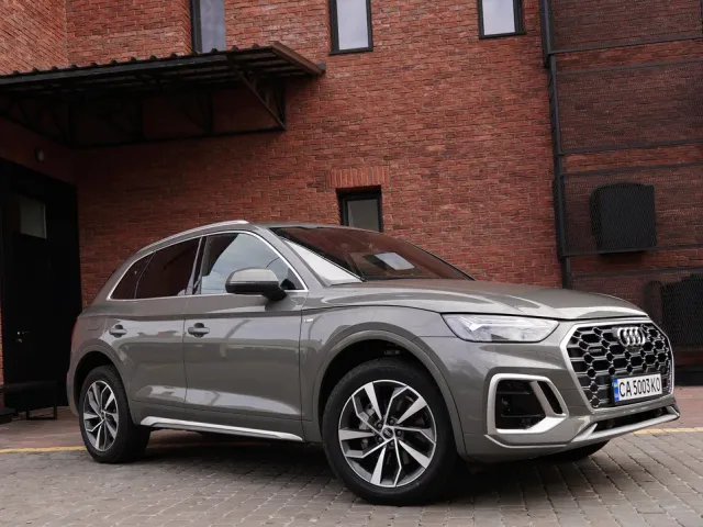 Audi Q5 - фото 1