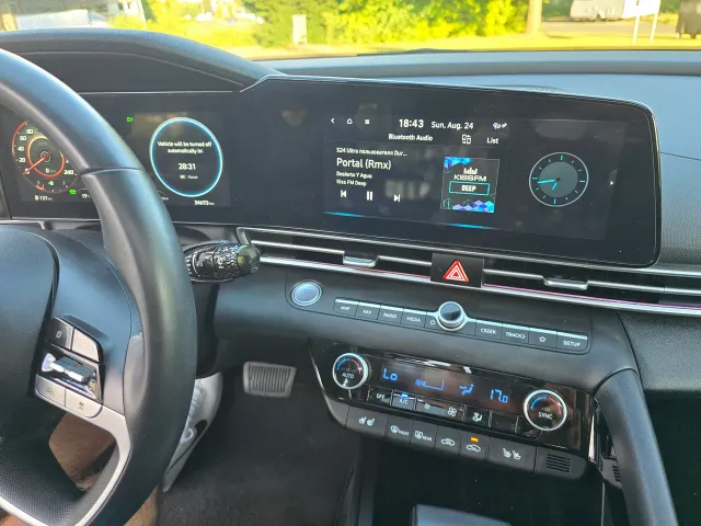 Hyundai Elantra - фото 3