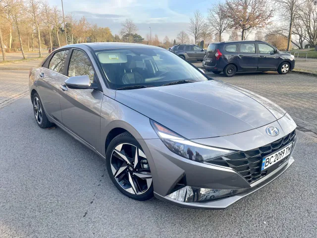 Hyundai Elantra - фото 2