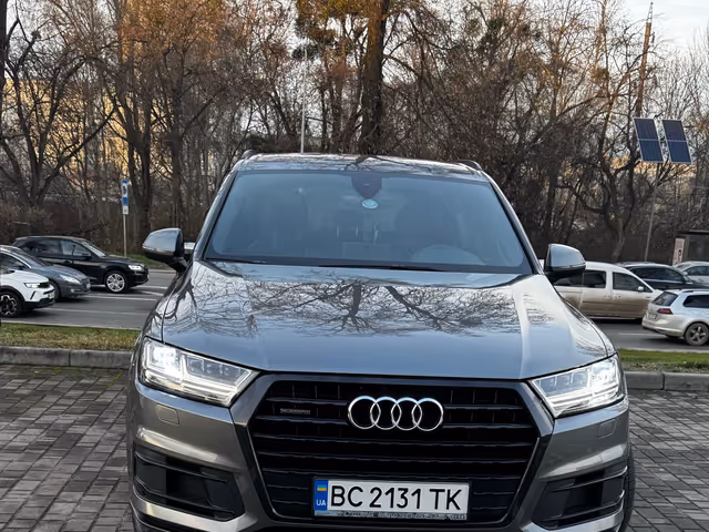 Audi Q7 - фото 2