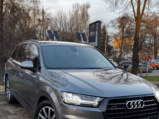 Audi Q7 - фото 3