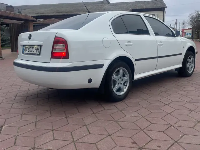 Skoda Octavia - фото 4