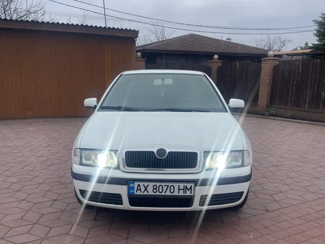 Skoda Octavia - фото 1
