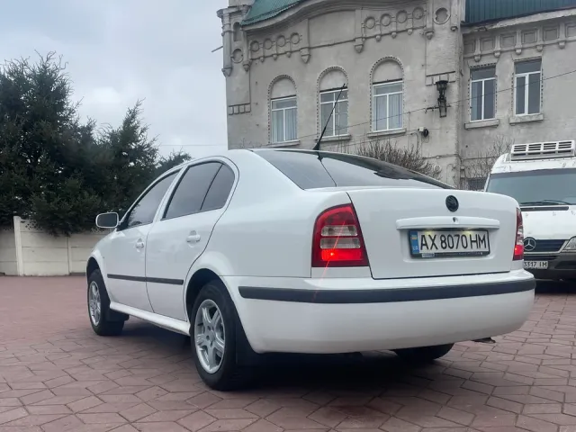 Skoda Octavia - фото 2
