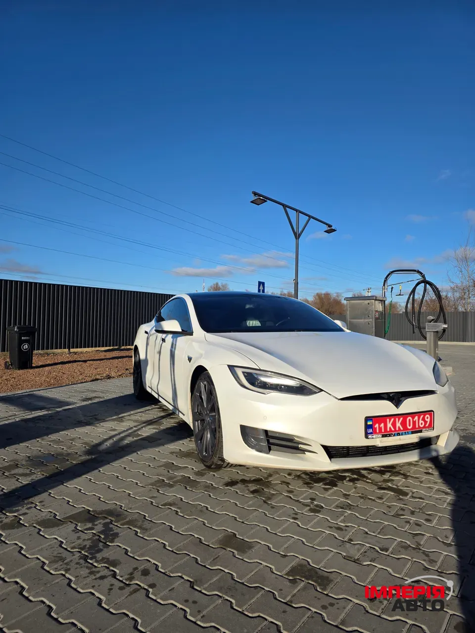 Tesla Model S - фото 11