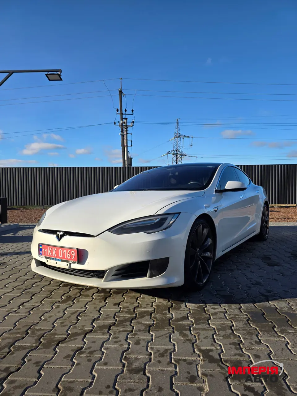 Tesla Model S - фото 8