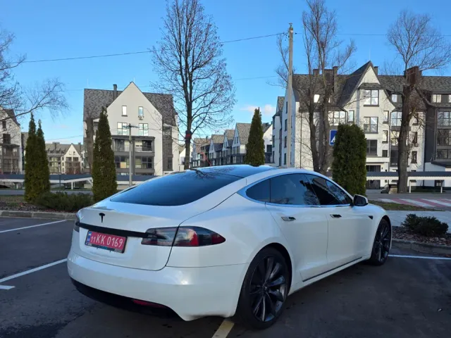 Tesla Model S - фото 5
