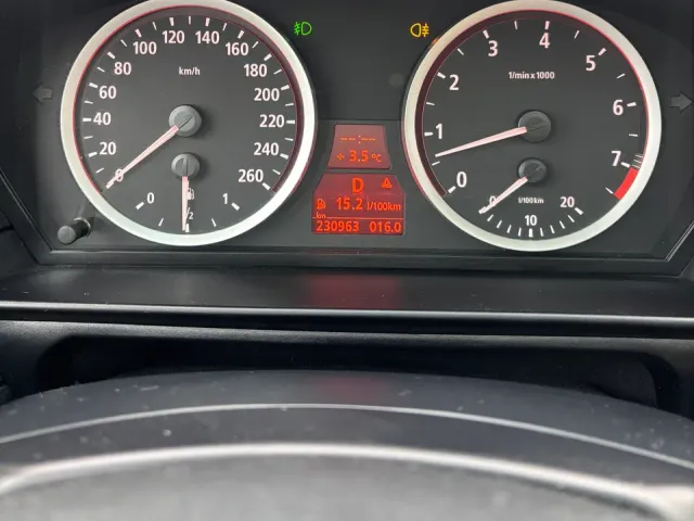 BMW 5 серії - фото 2