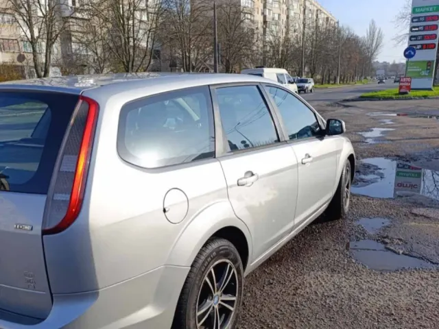 Ford Focus - фото 3