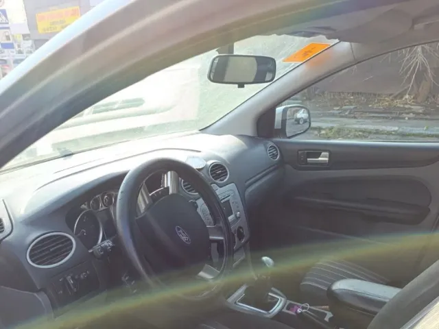 Ford Focus - фото 4