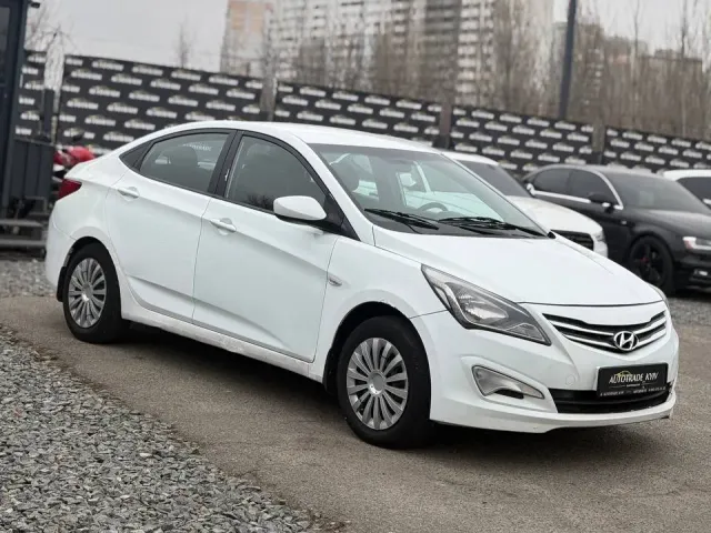 Hyundai Accent - фото 3