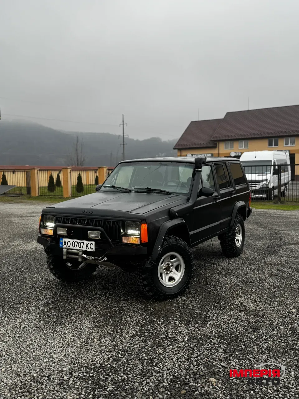 Jeep Cherokee - фото 2
