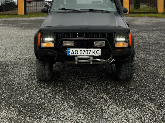 Jeep Cherokee - фото 3