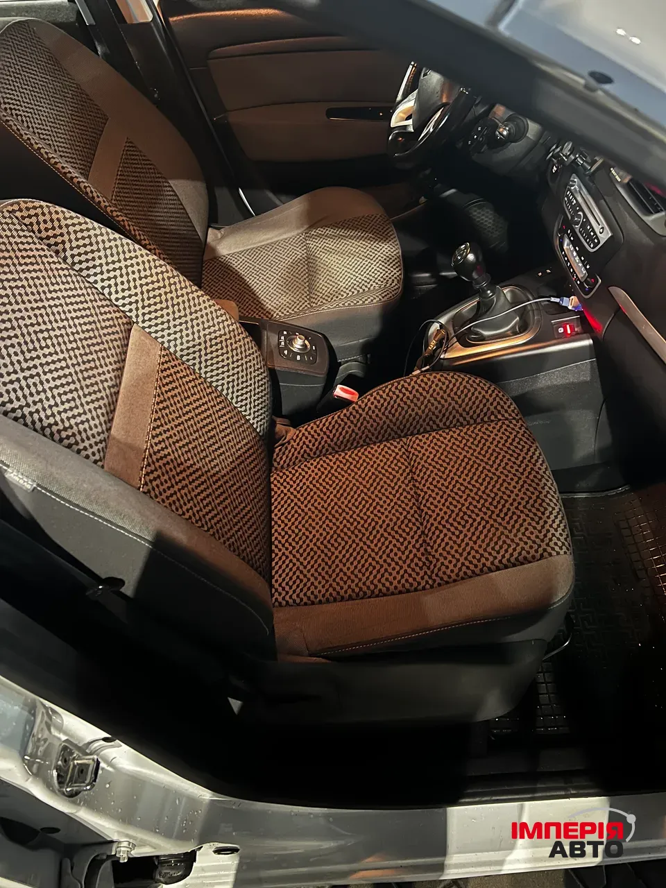 Renault Scenic - фото 8