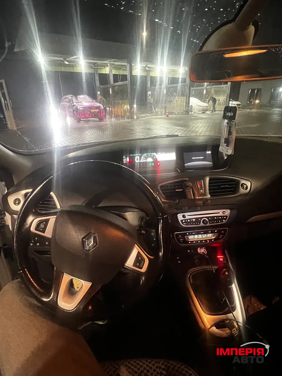 Renault Scenic - фото 11