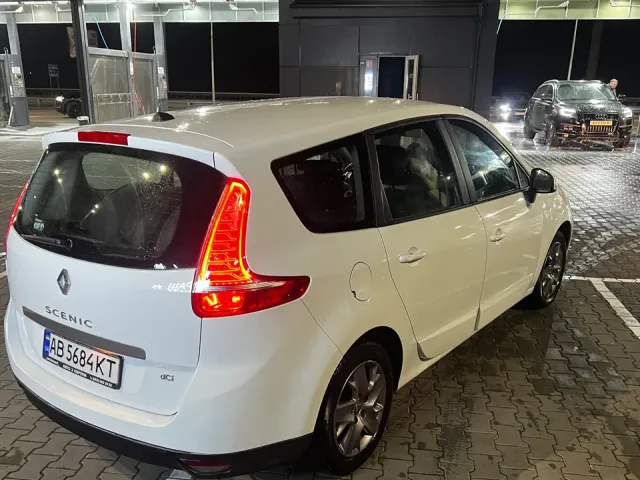 Renault Scenic - фото 3