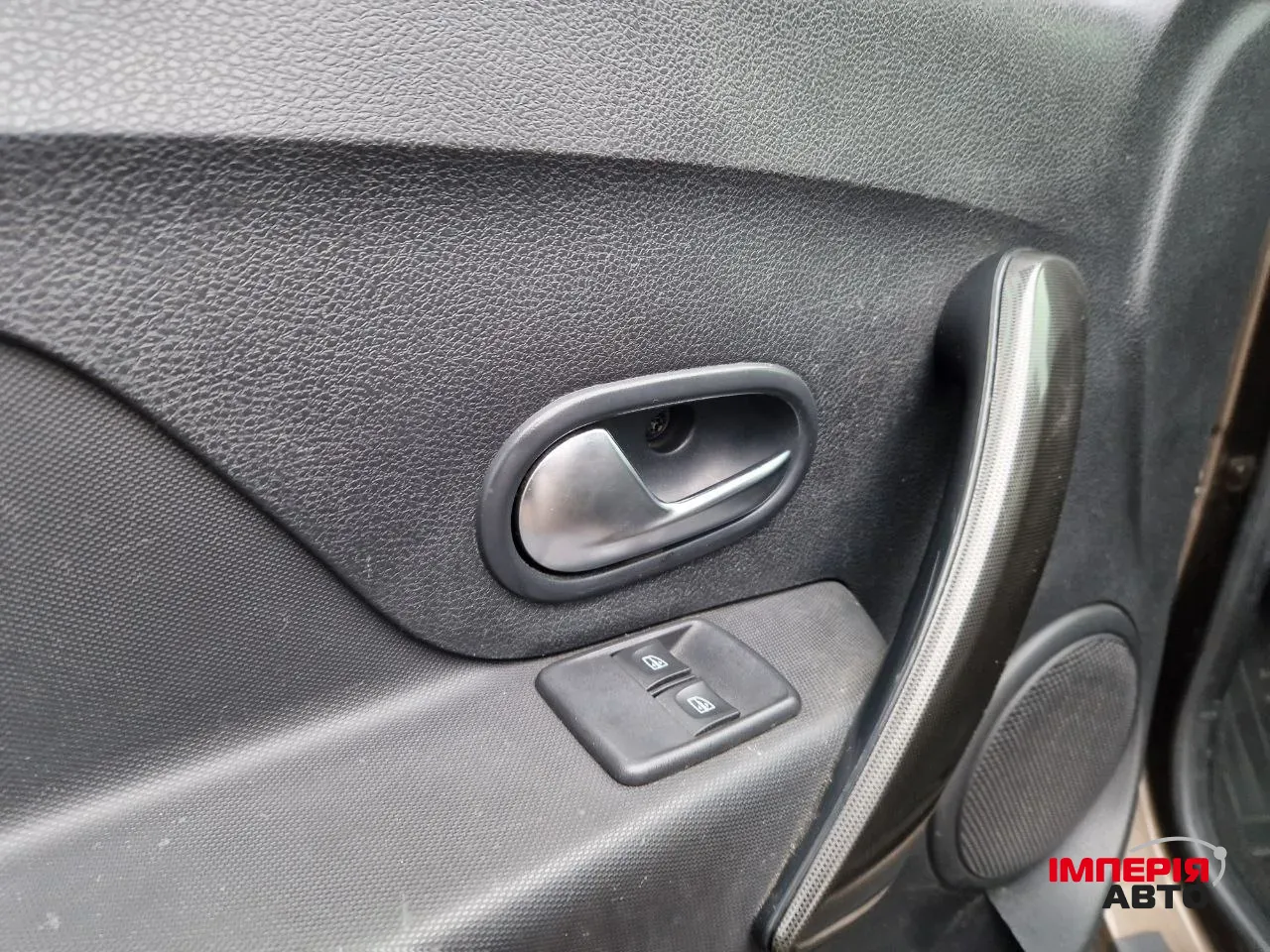 Renault Sandero - фото 10