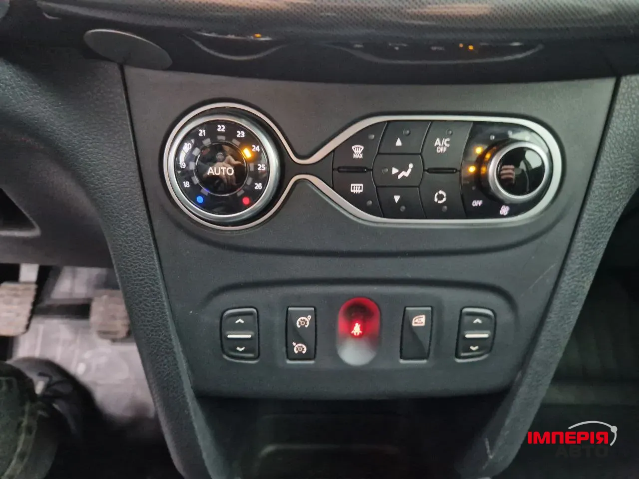 Renault Sandero - фото 14