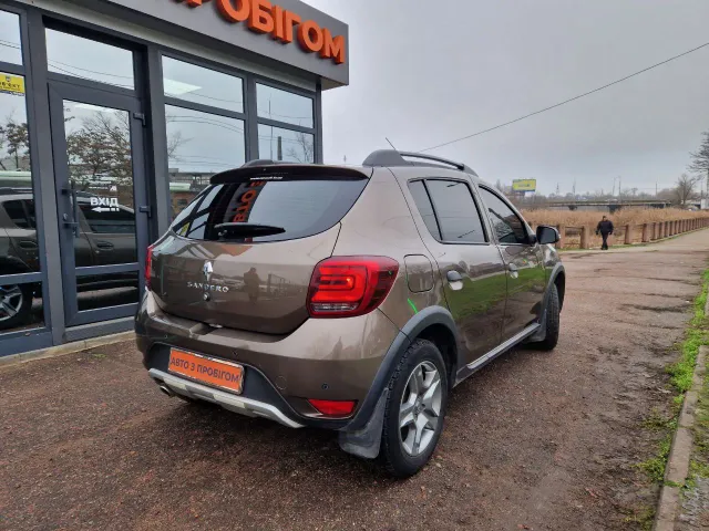 Renault Sandero - фото 3