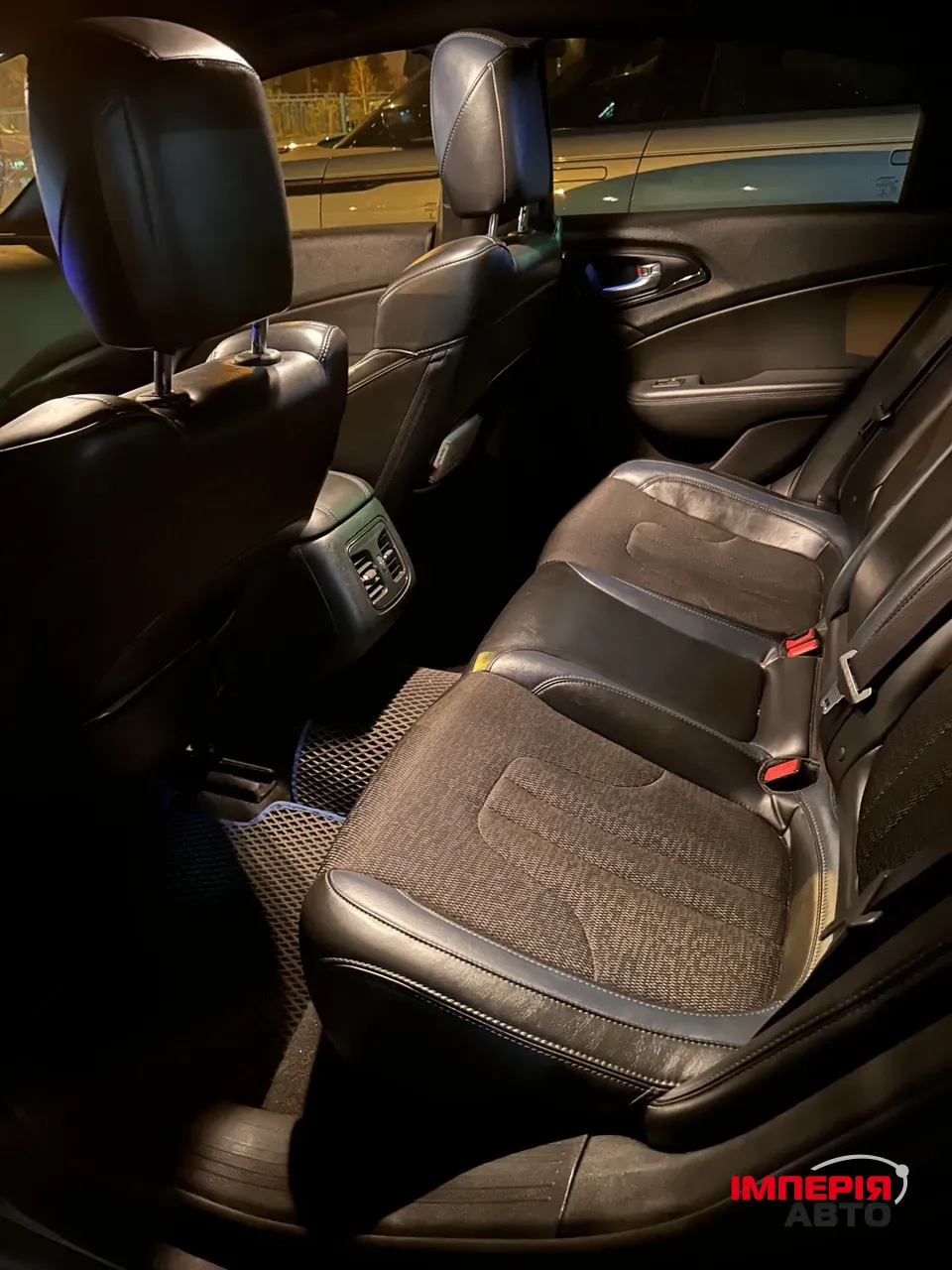 Chrysler 200 - фото 16