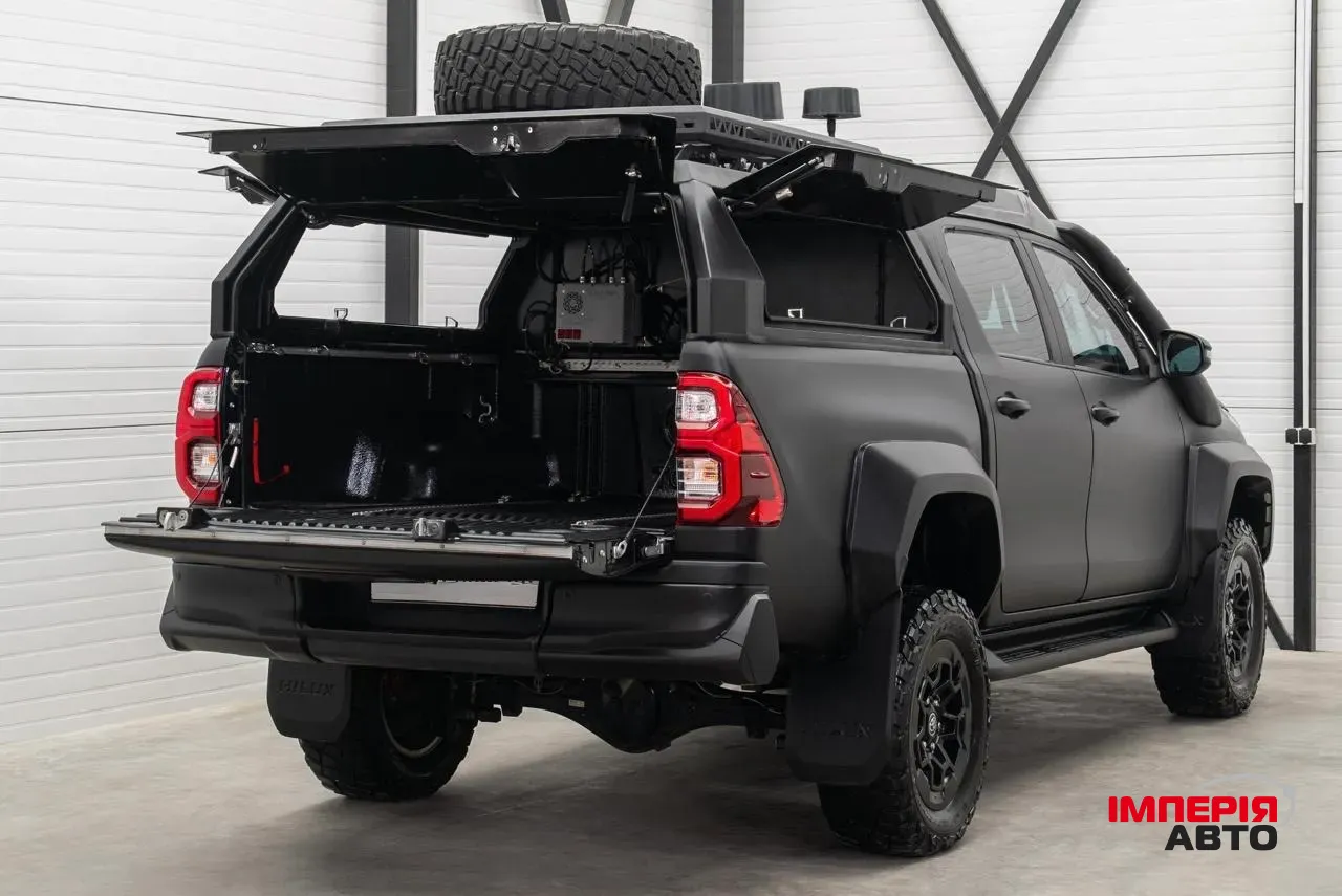 Toyota Hilux - фото 4