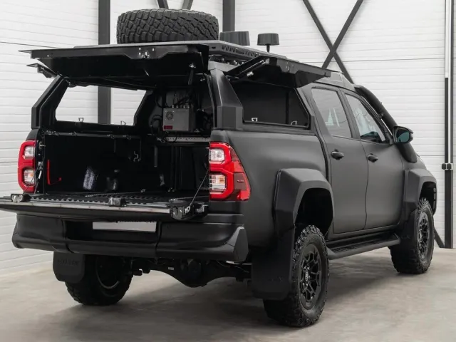 Toyota Hilux - фото 4