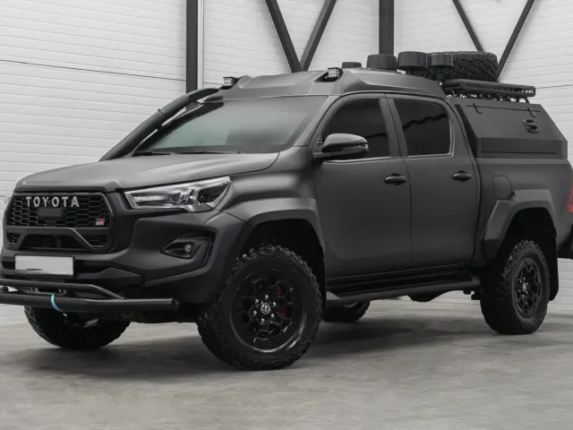 Toyota Hilux - фото 2