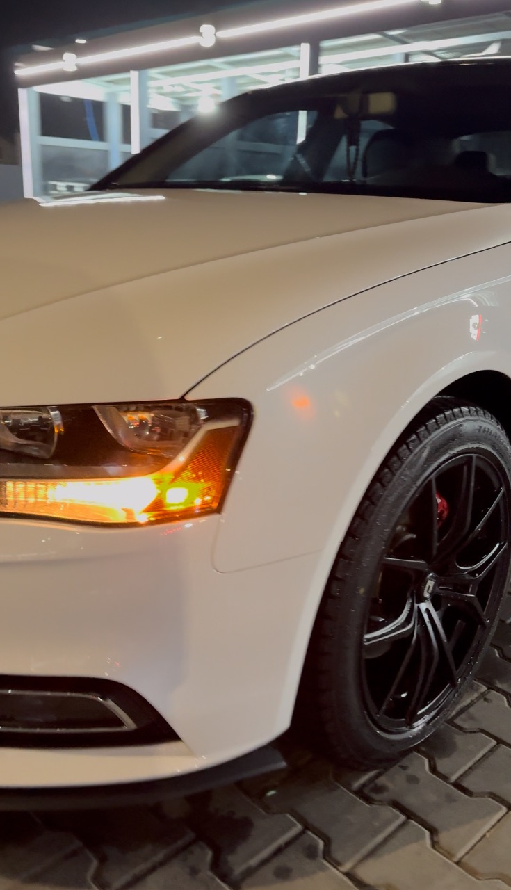 Audi A4 - фото 12